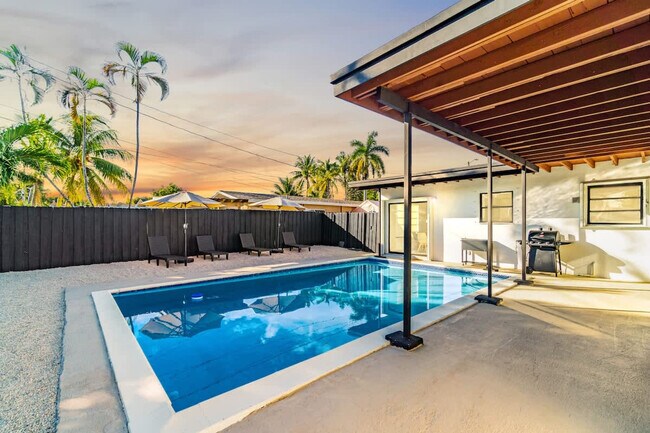 Building Photo - 6540 Park St