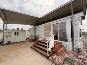 Building Photo - Charming 55+ Park Model in Caliente Casa De Sol