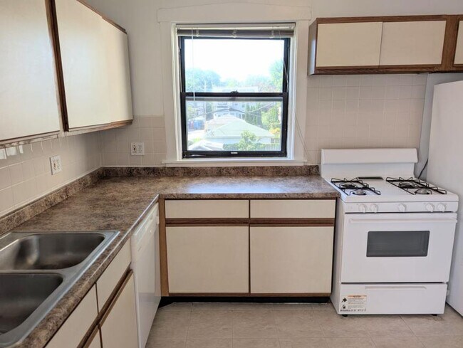 Building Photo - 1 bedroom in Evanston IL 60202