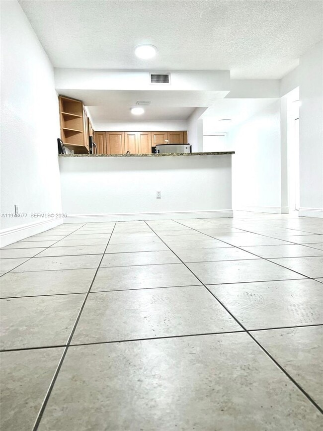 Building Photo - 5221 Geneva Ct