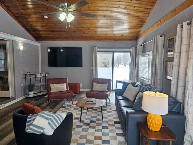 Building Photo - Family Friendly Home With Pool In Greensburg, IN