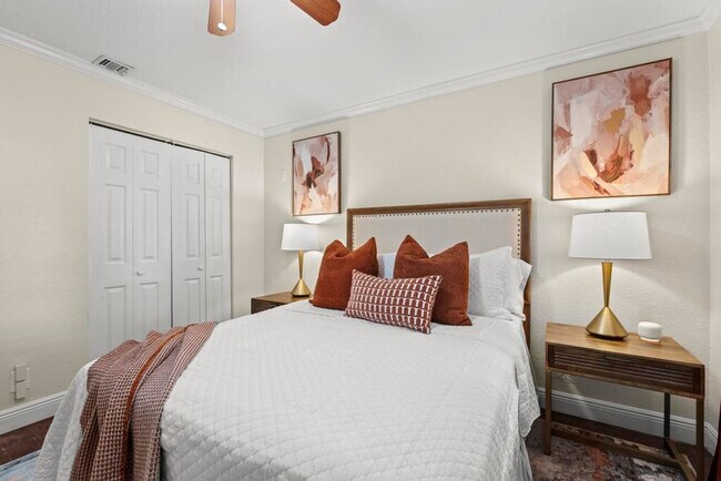 Building Photo - 13575 Columbine Ave