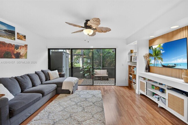 Building Photo - 4250 SW 70th Terrace