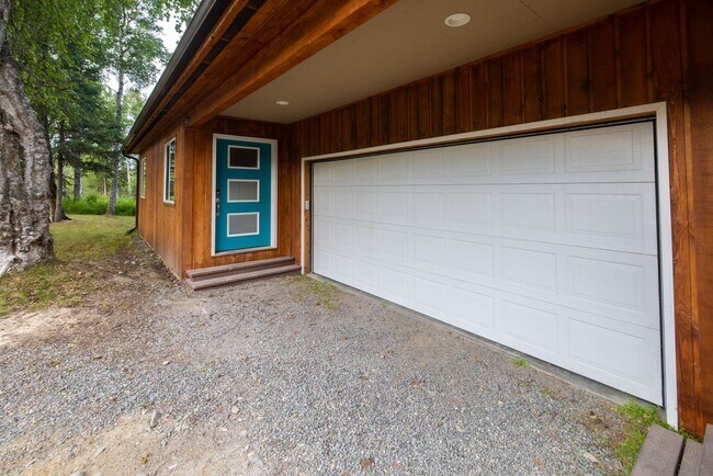 Building Photo - 33205 Rensselaer Ln