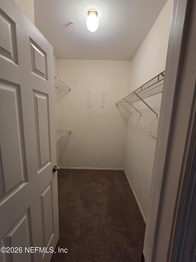 Building Photo - 13810 Sutton Park Dr N