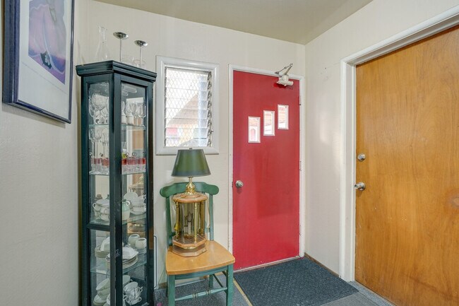 Building Photo - 3600 Grand Ave