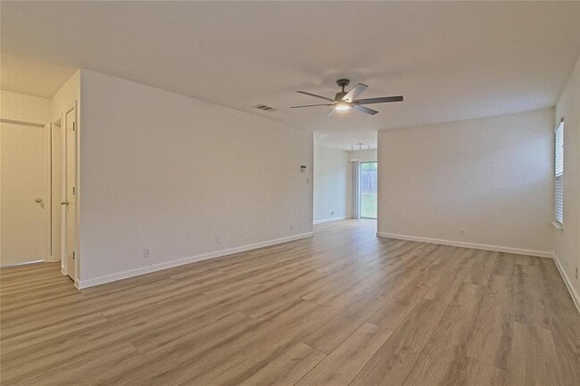 Building Photo - 313 Avalanche Ave