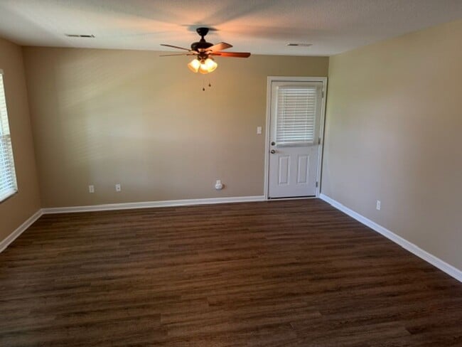 Building Photo - Maryville 37801 - 3 bedroom, 2 bath home - Contact Ed Johnson (865) 924-5045