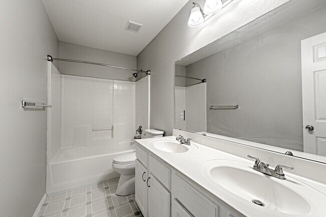 Building Photo - 2804 Hudson Crossing