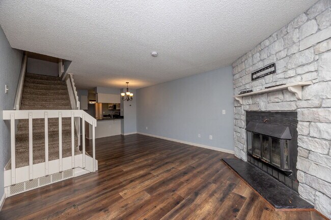 Building Photo - Discover Comfort and Style: Spacious 2-Bed...