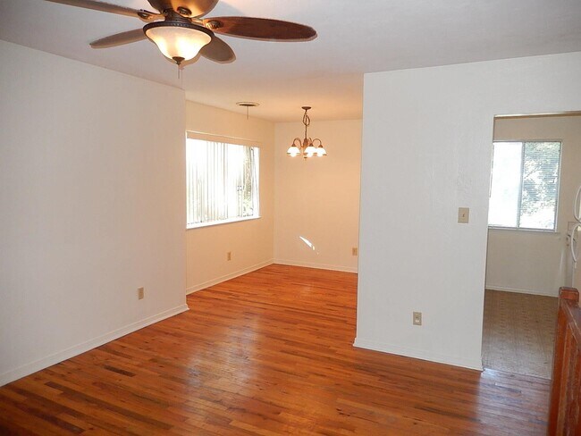 Building Photo - 1802 Salmon Dr