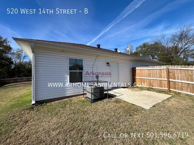 Building Photo - 520 W 14th St