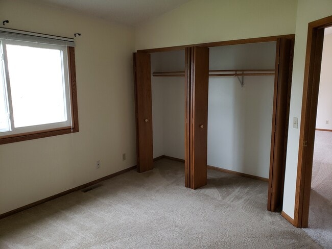 bedroom - 8705 Glasgow Ln