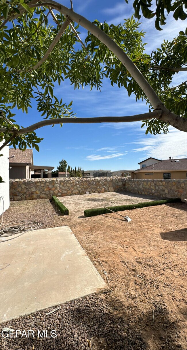 Building Photo - 13266 Kestrel Ave