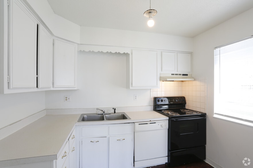 Interior Photo - Blue Ridge Place