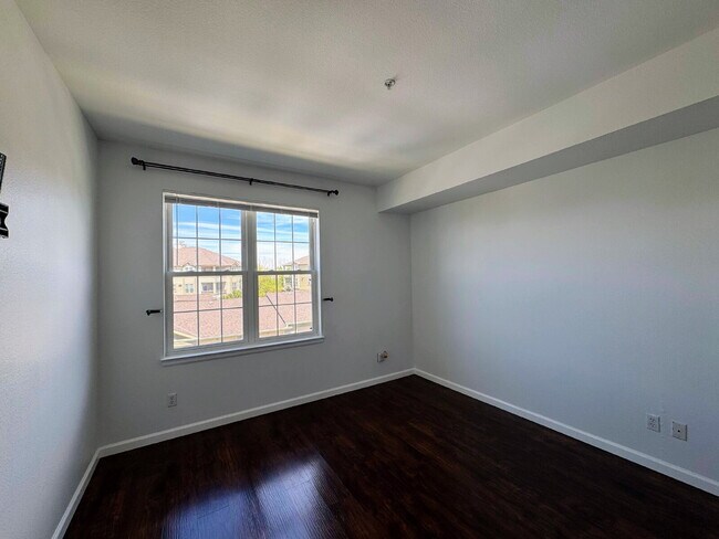Building Photo - Modern Condo in Parker with Luxury Amenities and Cherry Creek Trail Access