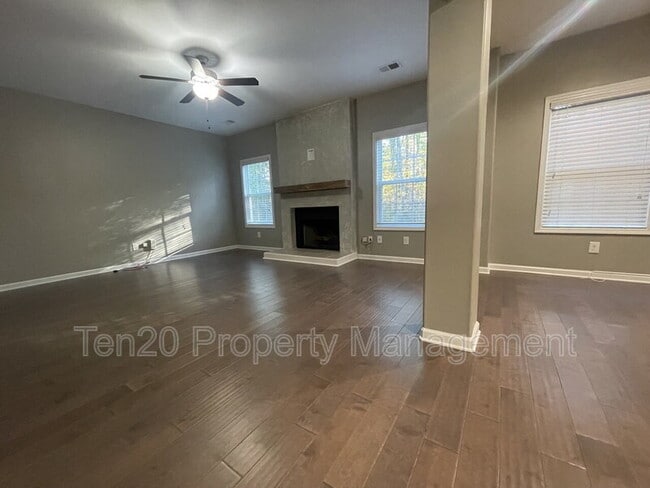 Building Photo - 236 Cedar Wy