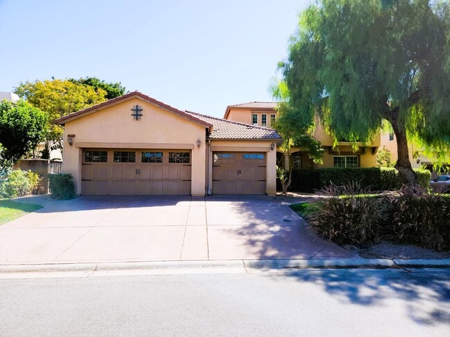 Primary Photo - 8420 Lake Shore Dr