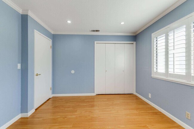 Building Photo - 12091 Atrium Dr