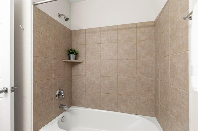 Building Photo - 1222 Glenwood Canyon Ln
