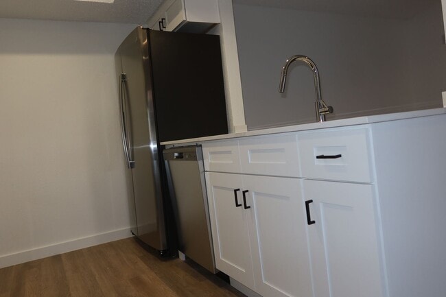 Building Photo - Aberdeen Duplex - 2Bd/2Ba - Remodeled - W/D - Fireplace - Garage - Fenced Patio - $1600