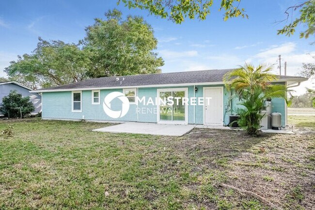 Building Photo - 3 Bedroom Pet-Friendly Home in Cape Coral, FL with Main Street Renewal