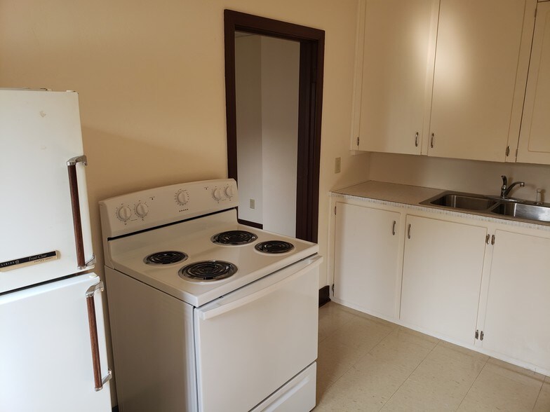 Kitchen 2 - 105 S Main St