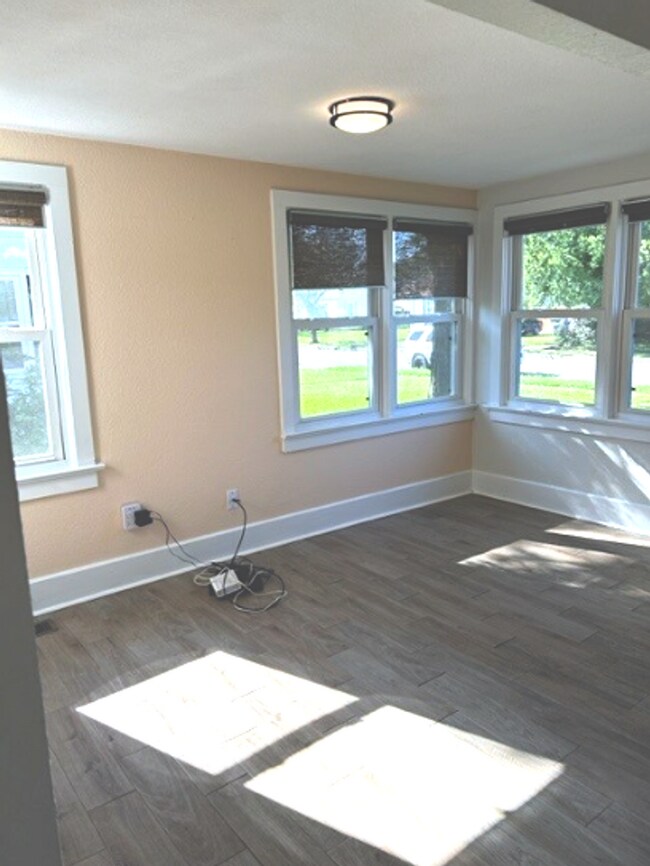 Building Photo - ***HURRY!!! Updated Cape Cod HOUSE w/ Yard/Near Military Base!