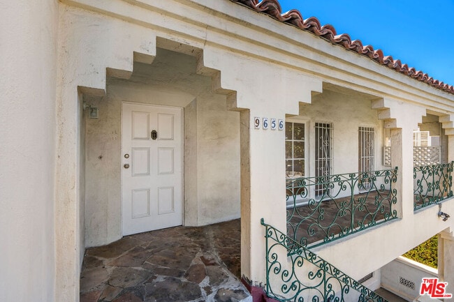 Building Photo - 9654 W Olympic Blvd