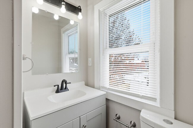 Building Photo - 783-785 S 18th St