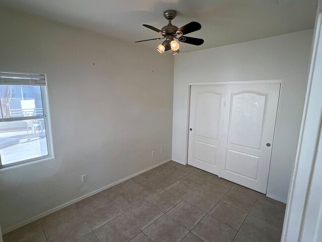 Building Photo - 420 Acoma Blvd S