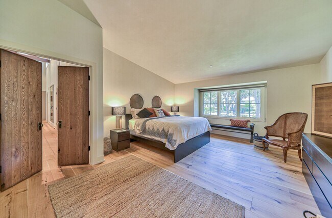 Building Photo - Luxury Living in Corral de Tierra!