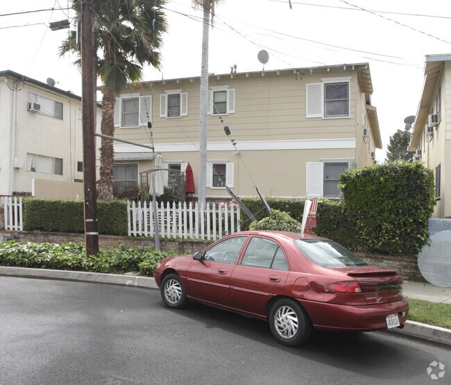 Primary Photo - 13554 Rye St