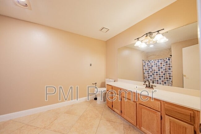 Building Photo - 471 Caviness Dr