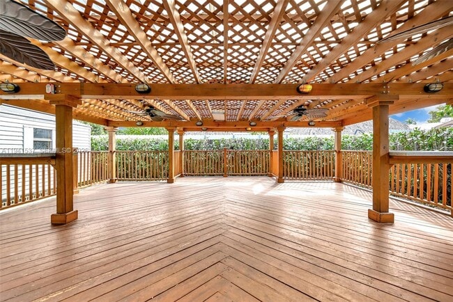 Building Photo - 6560 SW 39th St