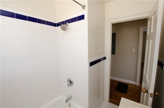 Building Photo - 1398 Woodmont Ln NW