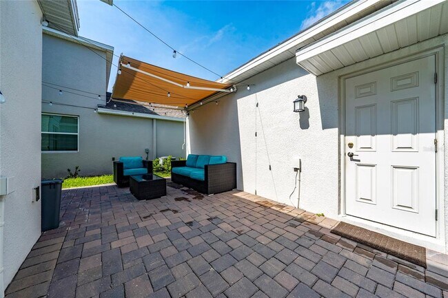 Building Photo - 11328 Listening Dr