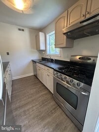 Building Photo - 4568 Winding Brook Dr