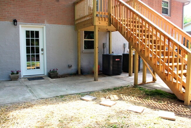 Building Photo - 2 Bed / 1 Bath Near Crieve Hall - McMurray...
