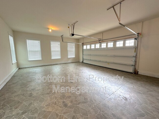 Building Photo - 1007 Anatrella Ln NW