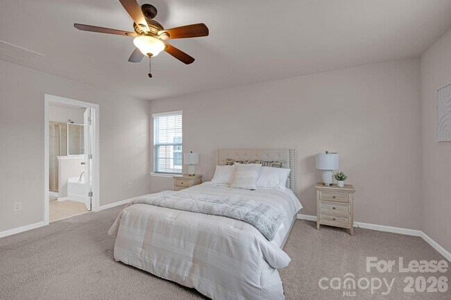 Building Photo - 132 Cherry Bark Dr