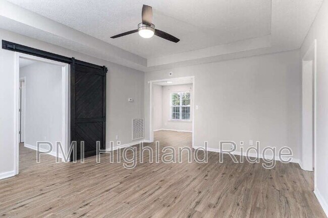 Building Photo - 2414 Lismore Dr