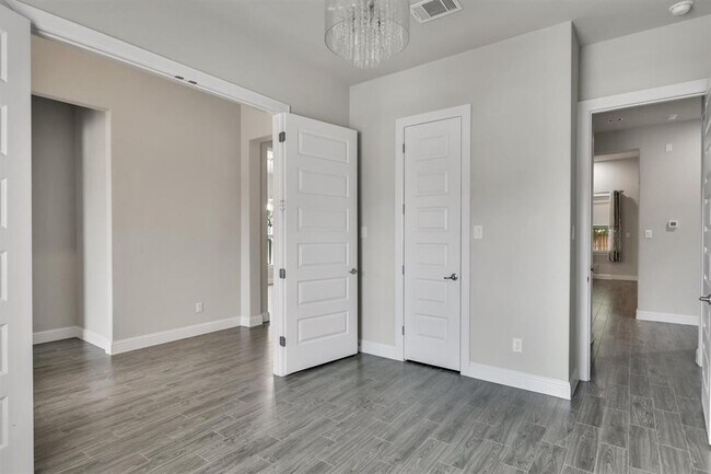 Building Photo - 1405 Highland Ridge Rd
