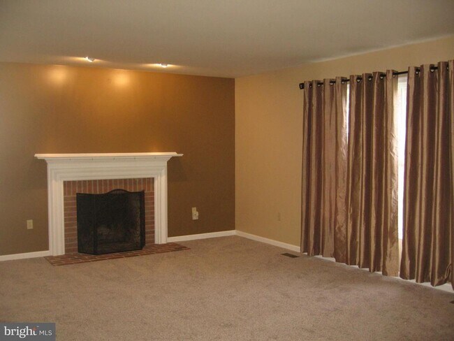 Building Photo - 2109 S Childs Rd