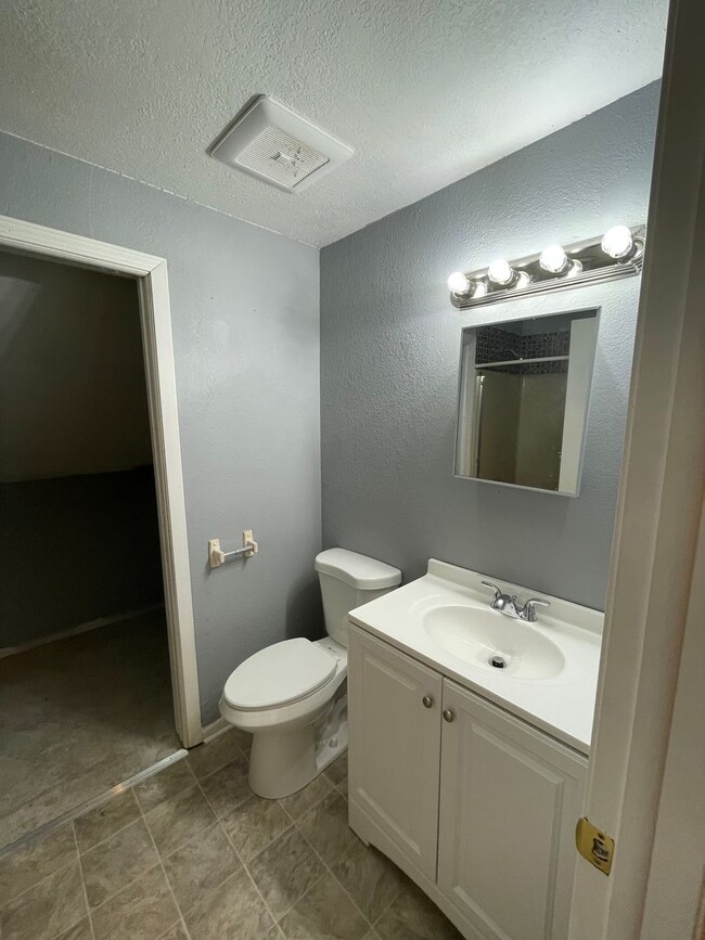 Building Photo - 2567 S 9th Pl