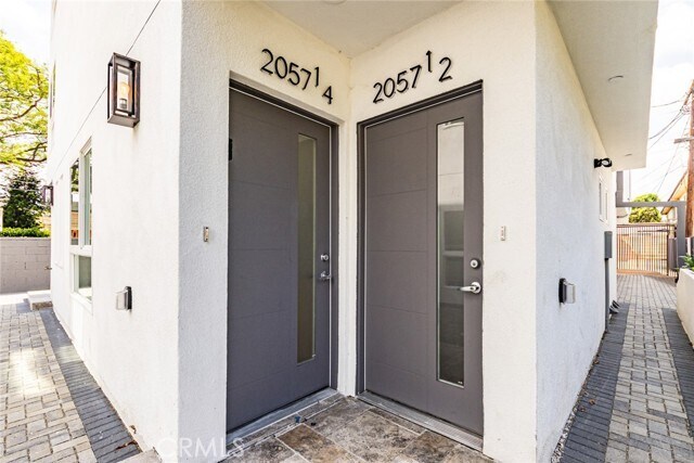 Building Photo - 2055 S Garth Ave