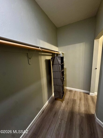 Building Photo - 2550 E River Rd