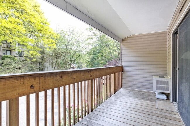 Building Photo - 28 Hillside Terrace