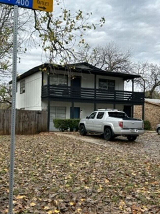 Building Photo - 400 Donnell Dr