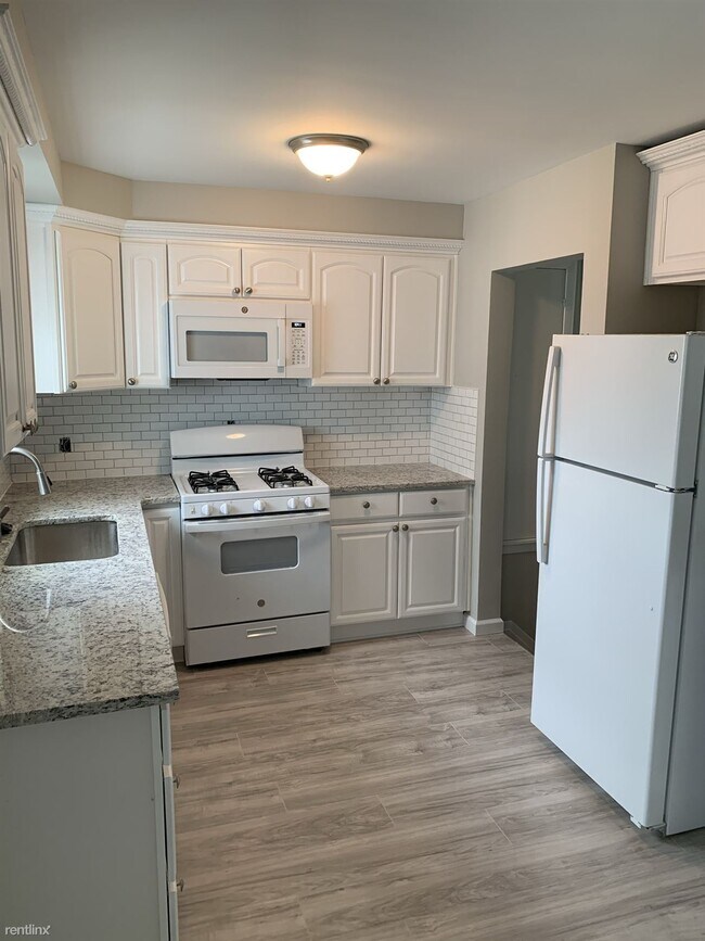 Building Photo - 4 br, 2 bath House - 22201 E 13 Mile Rd
